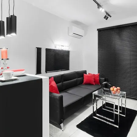Apartment Black & White Bliss: Luksusowy Apartament Z Klimatyzacja