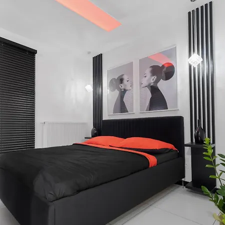 Apartment Black & White Bliss: Luksusowy Apartament Z Klimatyzacja *